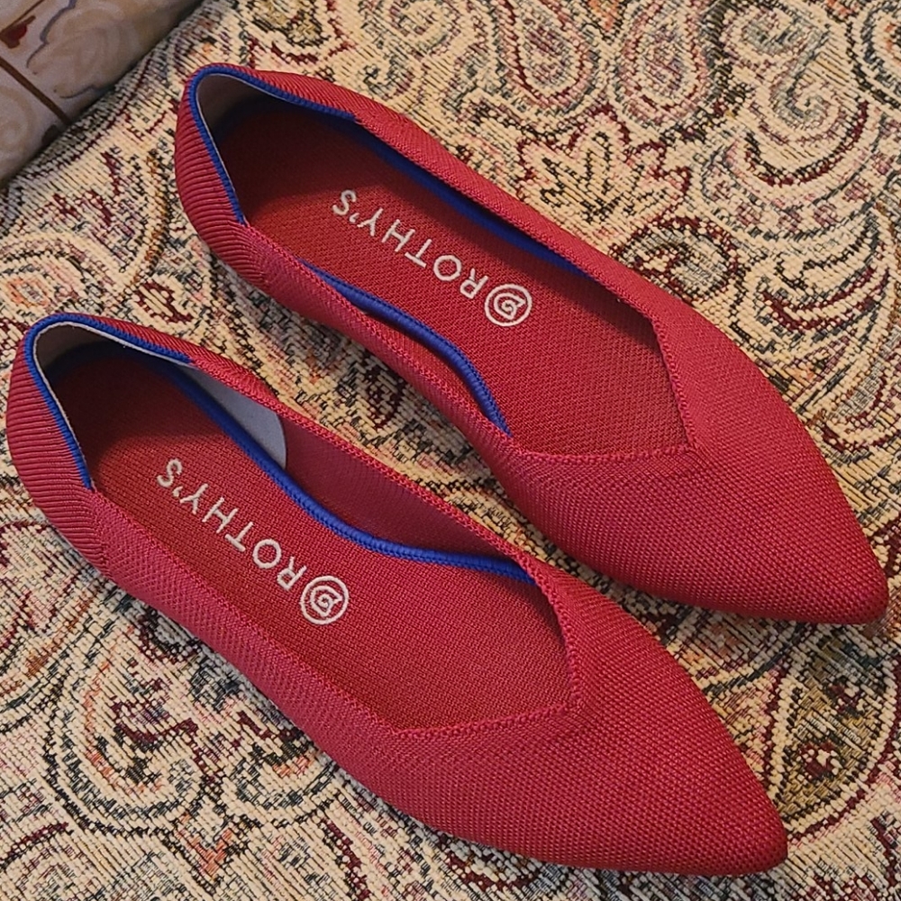 Rothys Chili Red points